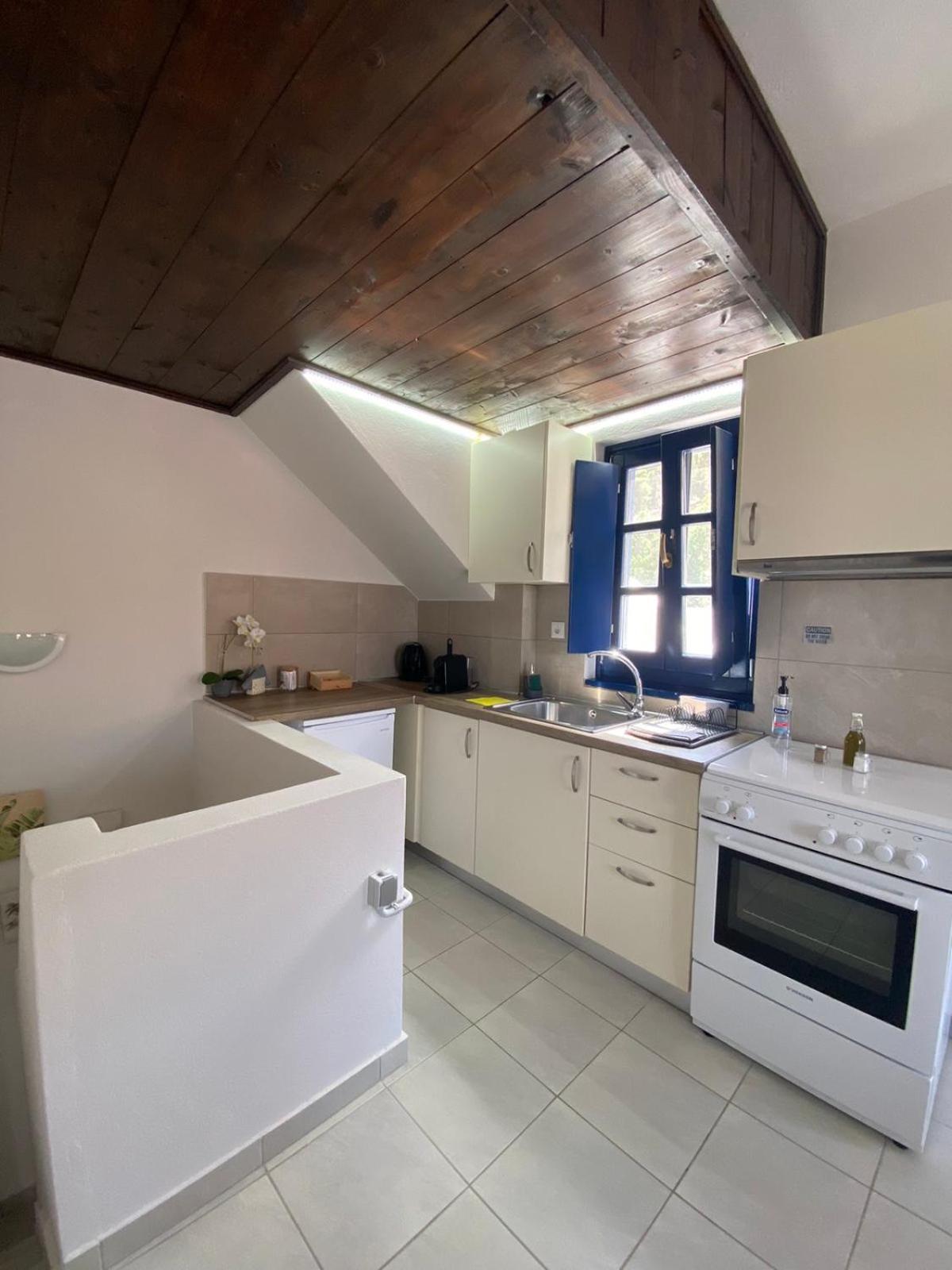 Oros Eros Apartman Ídra Szoba fotó